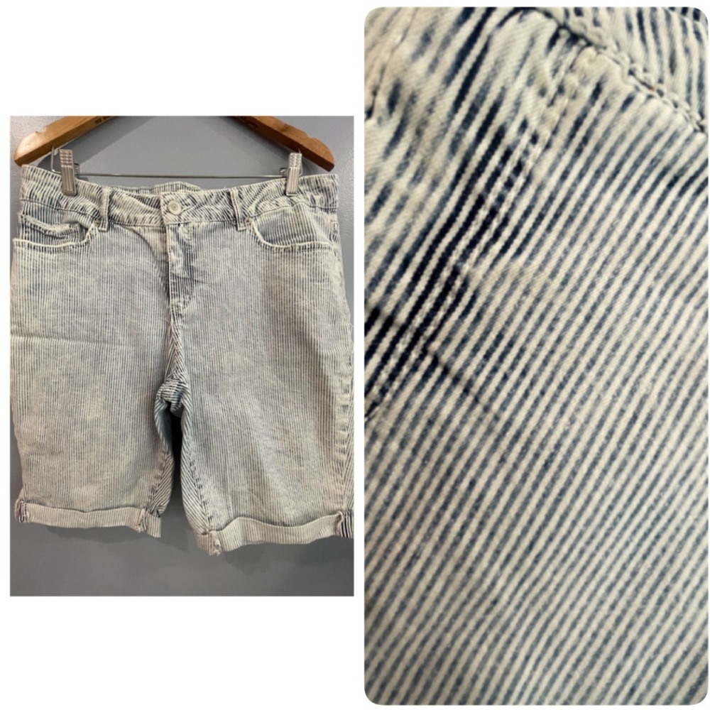 Time and Tru Blue Striped Cuffed Distressed Jean shorts Plus Size 14